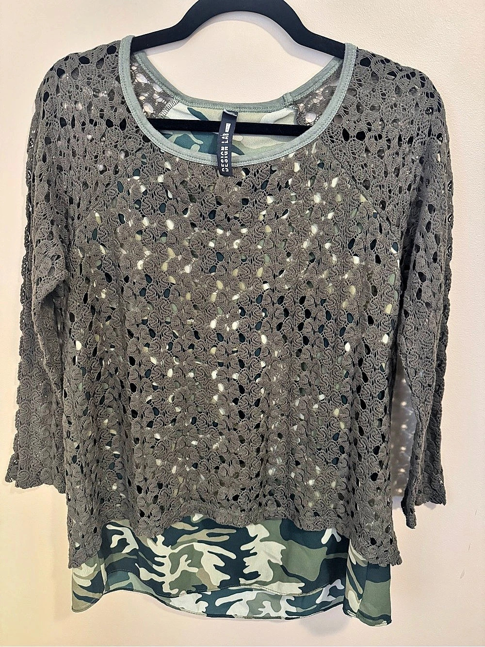 DESIGN LAB LORD & TAYLOR Camo Lace Overlay Layered Top Shirt Medium USA M